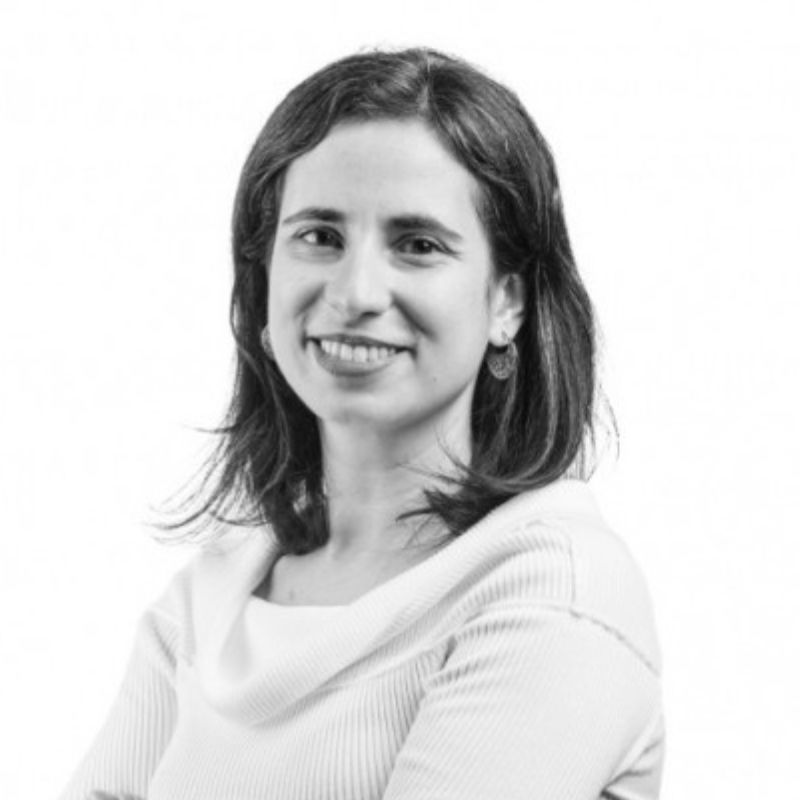 Mariana B. Oliveira